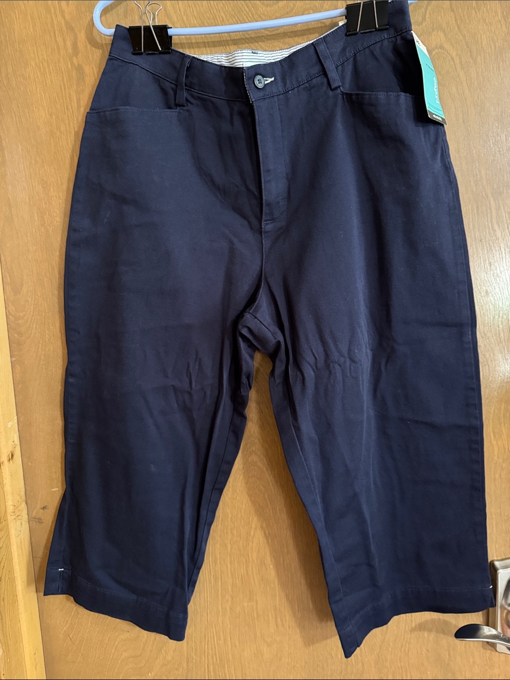 Lee Women's Navy Capris